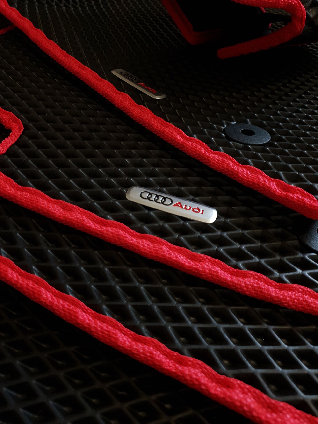 Автомобильные коврики нового поколения в Румынии